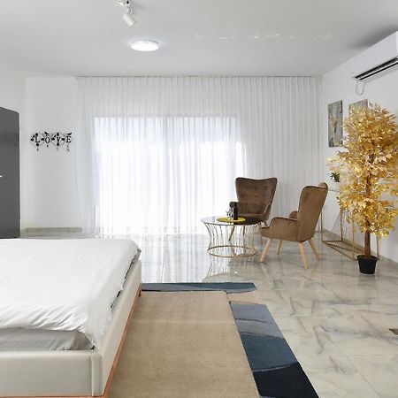 Ferienwohnung הסויטות של פולי Manot Exterior foto