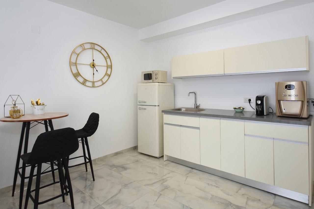 Ferienwohnung הסויטות של פולי Manot Exterior foto